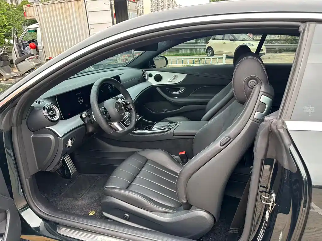 Mercedes-Benz E-Class 2023