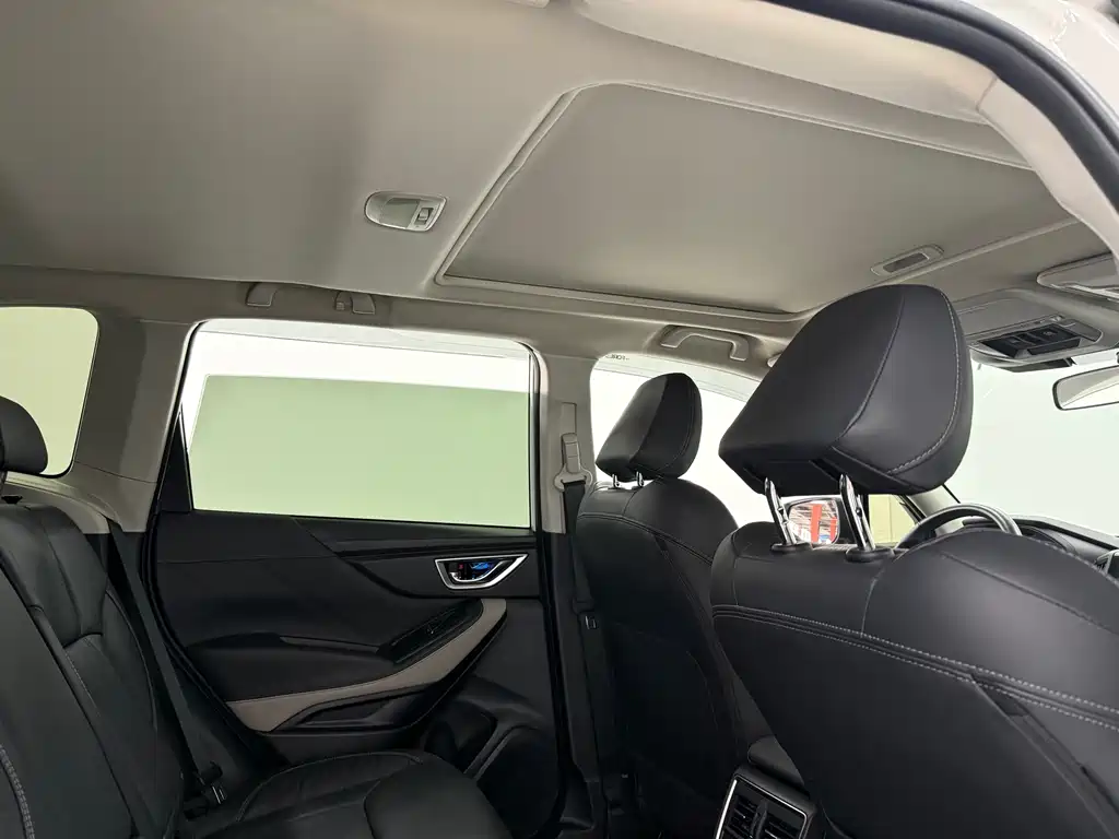 Subaru Forester 2022 — фото 14