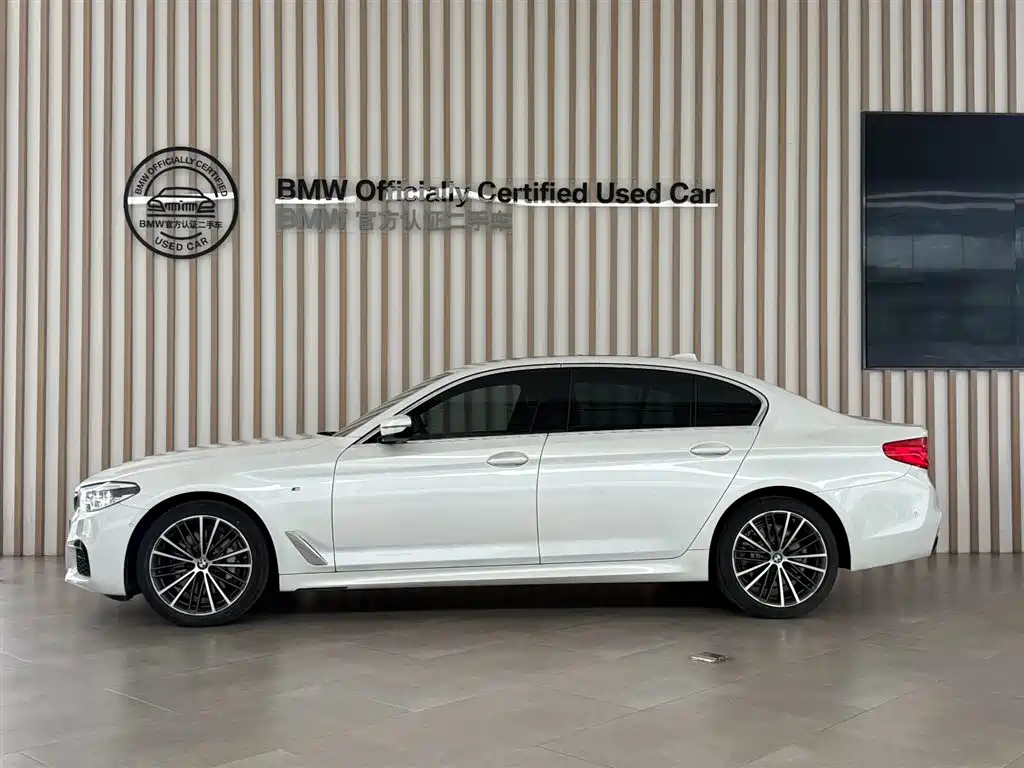 BMW 5 Series 2020 — фото 3