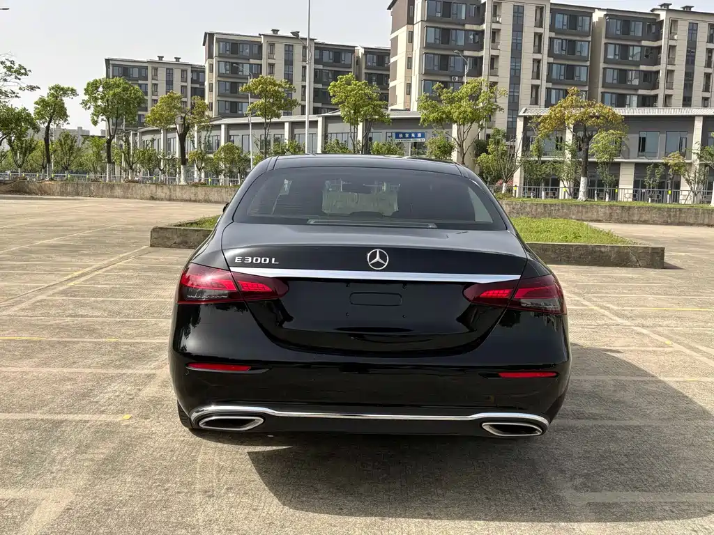 Mercedes-Benz E-Class 2022