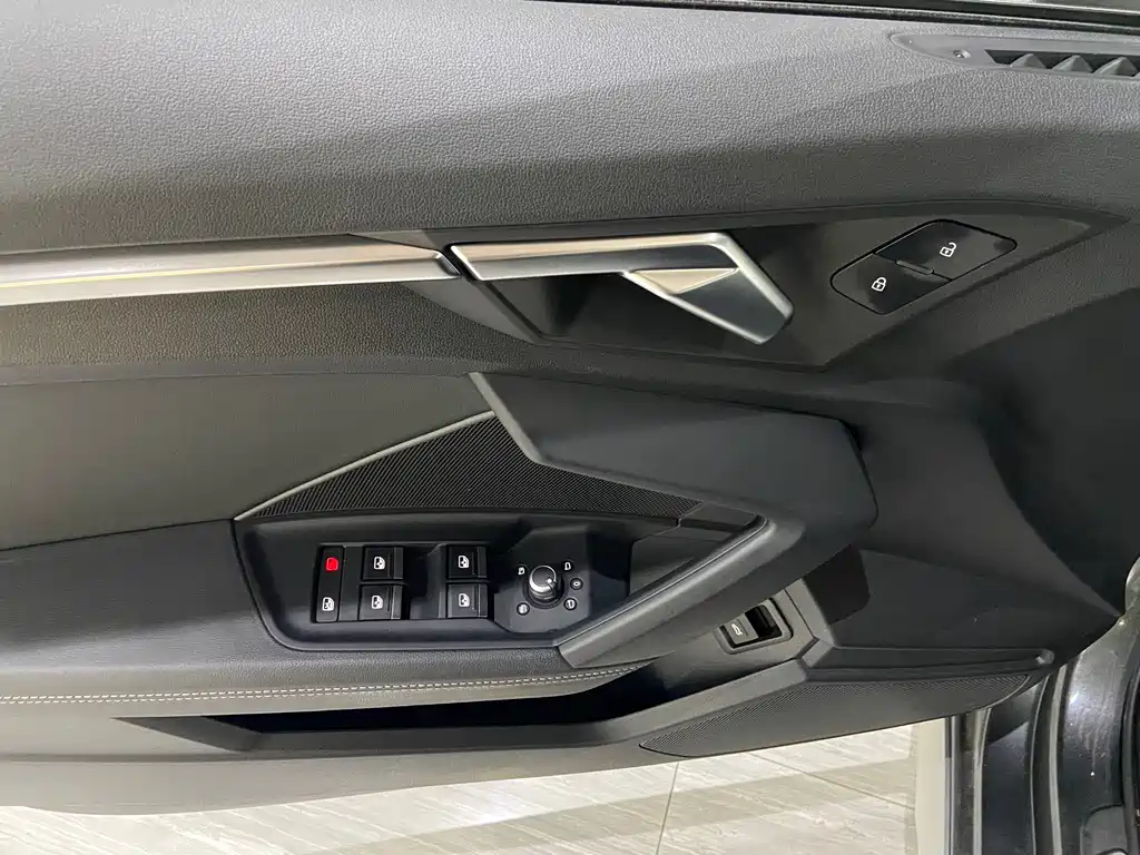 Audi A3 2023 — фото 16