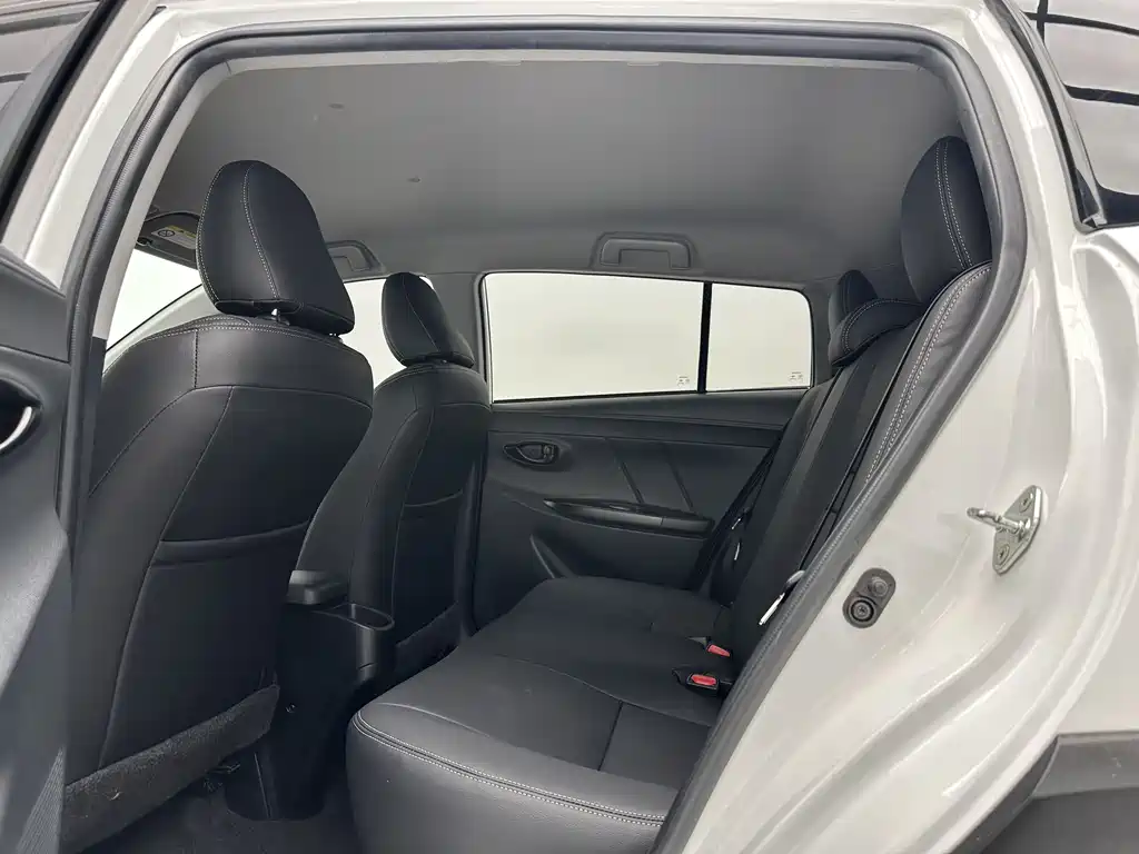 Toyota Yaris L 2022