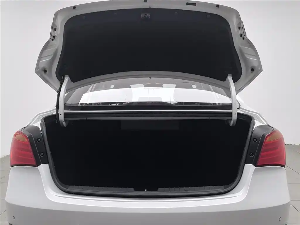 Hyundai Mistra 2016 — фото 16