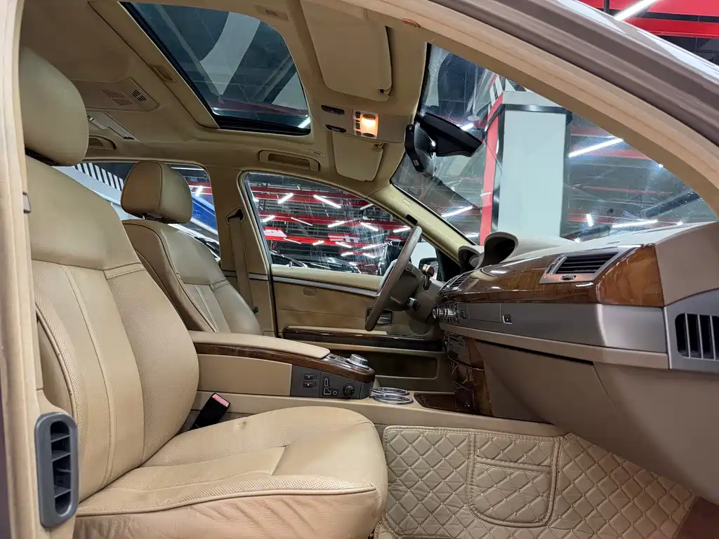BMW 7 Series 2005 — фото 24