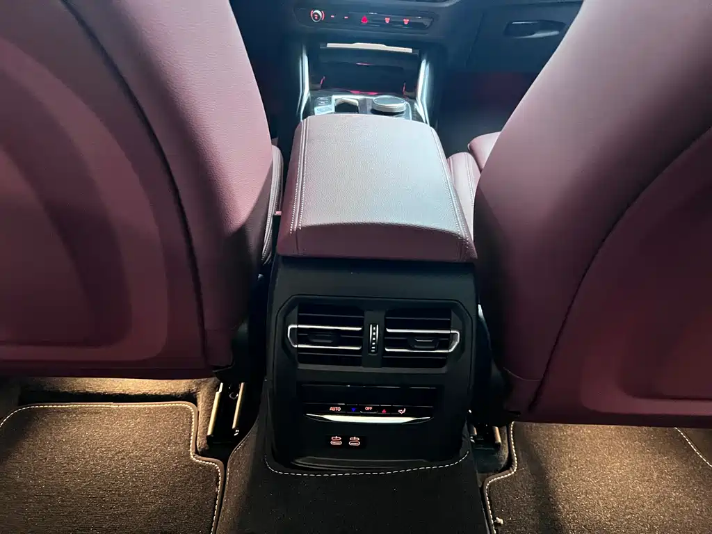 BMW 3 Series 2023 — фото 14