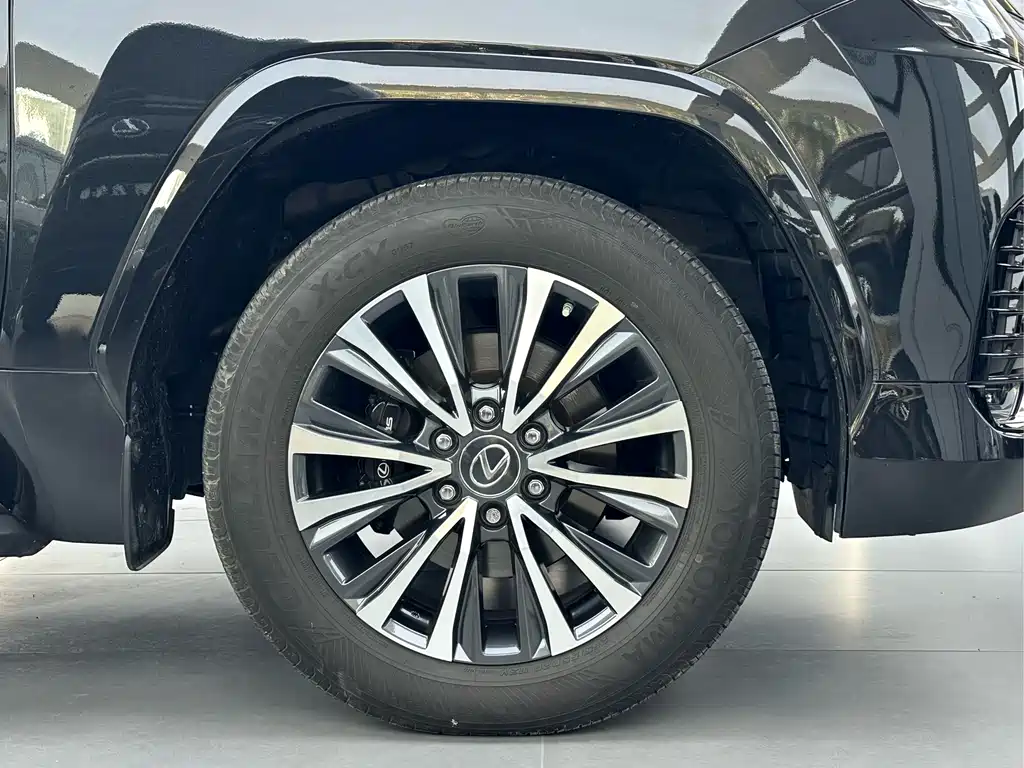 Lexus LX 2024 — фото 24