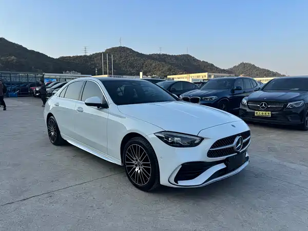 Mercedes-Benz C-Class 2024