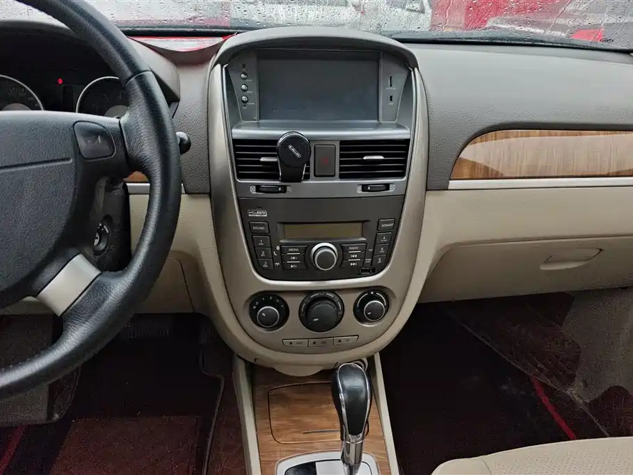 Buick Excelle 2015 — фото 13