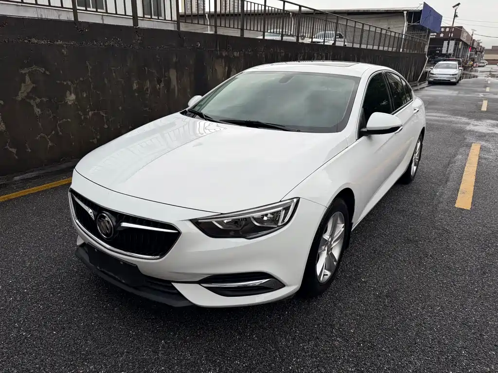 Buick Regal 2018 — фото 1