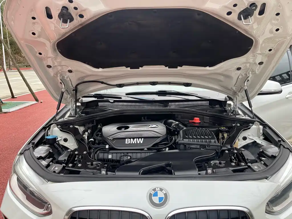 BMW 1 Series 2019 — фото 16
