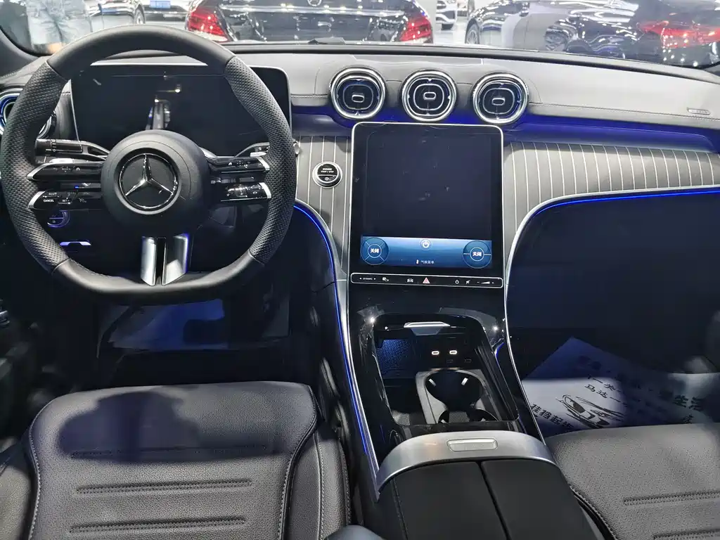 Mercedes-Benz C-Class 2025 — фото 13
