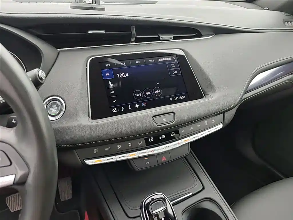 Cadillac XT4 2023 — фото 13