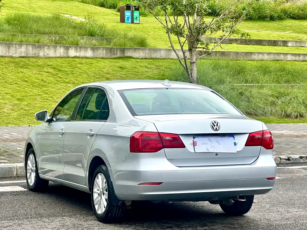 Volkswagen Jetta 2015 — фото 6