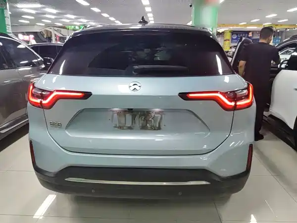 NIO ES6 2020