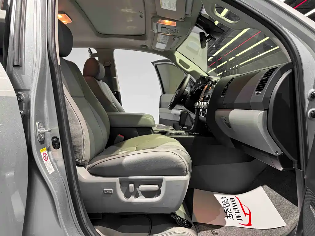Toyota Sequoia 2024 — фото 14