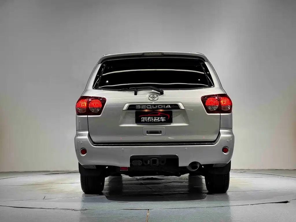 Toyota Sequoia 2024 — фото 21