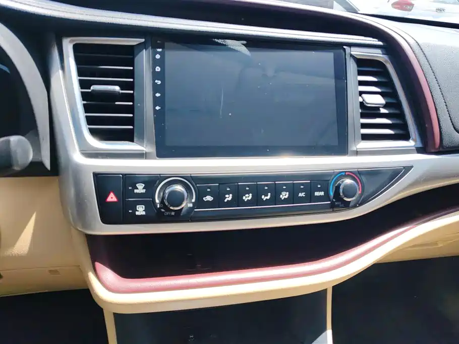 Toyota Highlander 2018 — фото 13