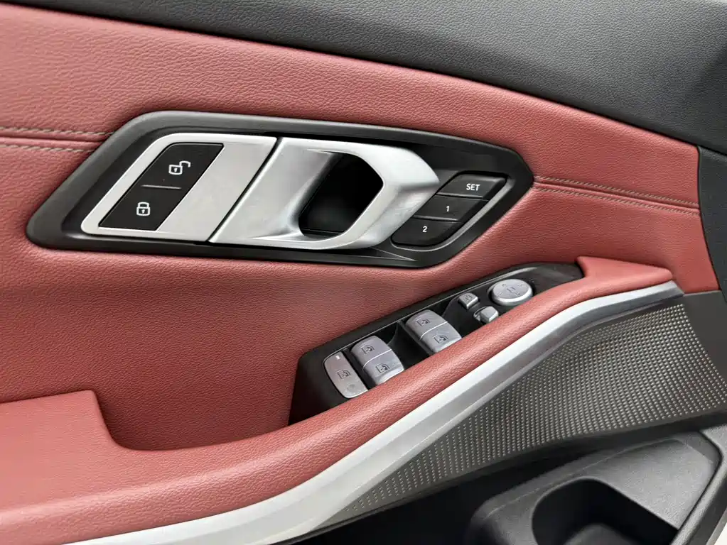BMW 3 Series 2023 — фото 10