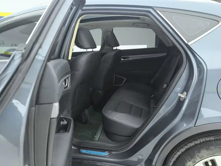 Geely Emgrand GS 2019 — фото 11