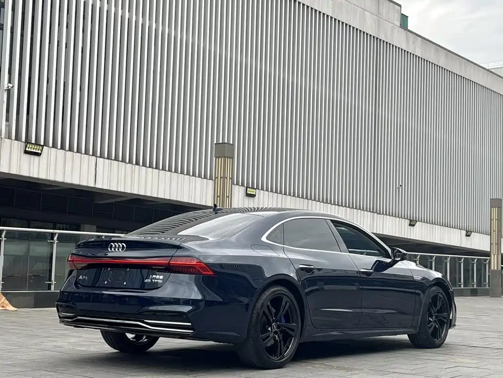 Audi A7L 2022 — фото 10