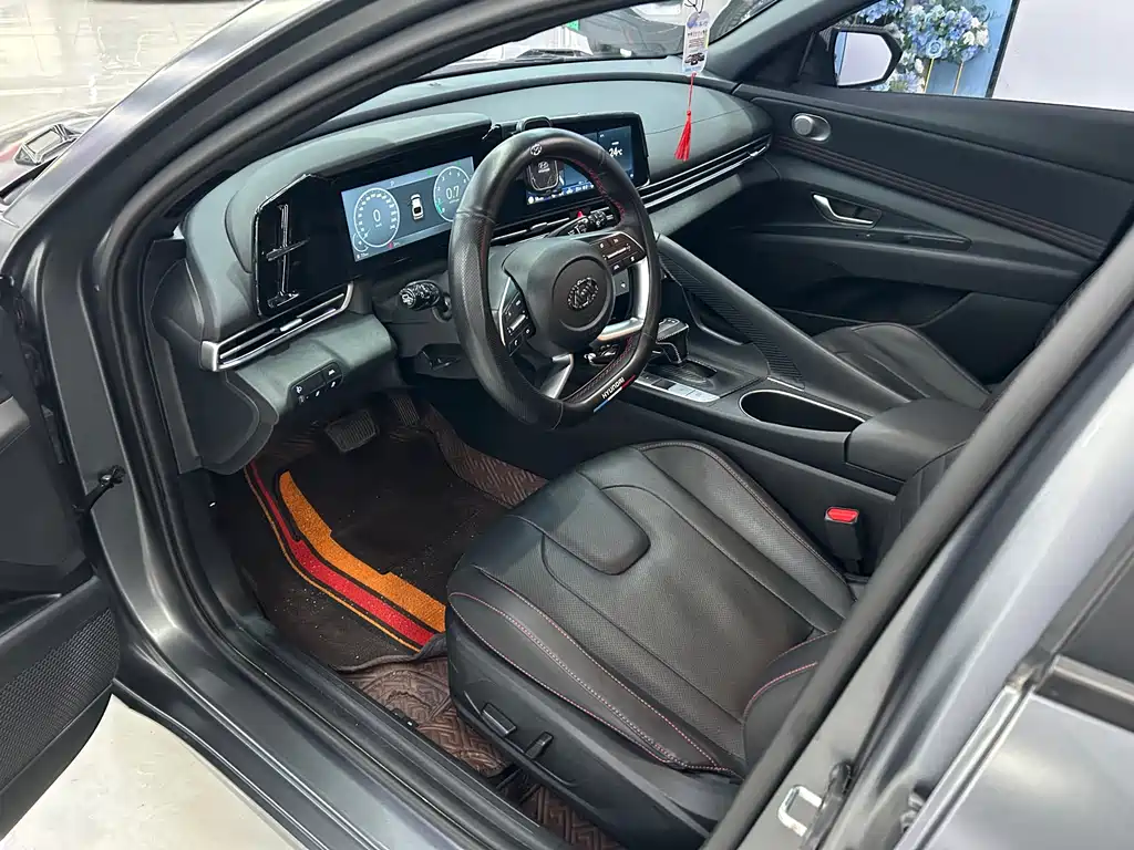 Hyundai Elantra 2023