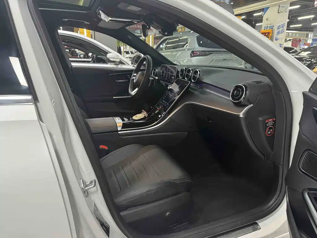 Mercedes-Benz C-Class 2022 — фото 4