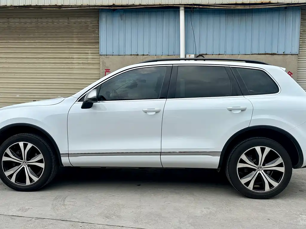 Volkswagen Touareg 2014 — фото 4