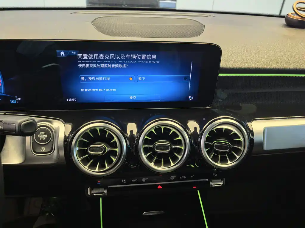 Mercedes-Benz GLB AMG 2025 — фото 16