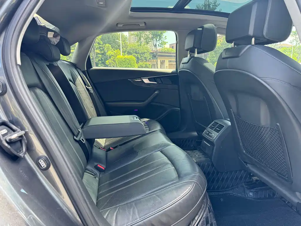 Audi A4L 2020