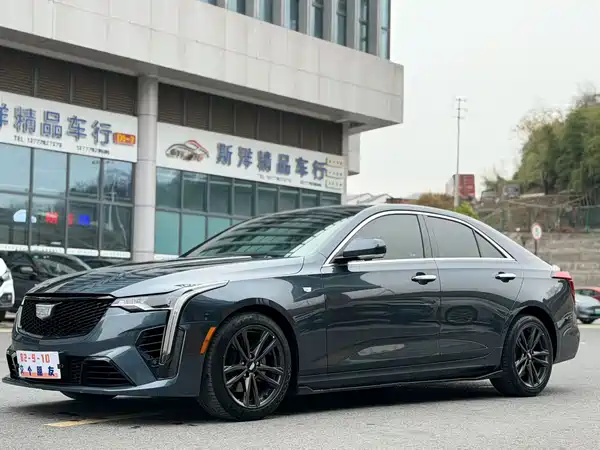 Cadillac CT4 2022