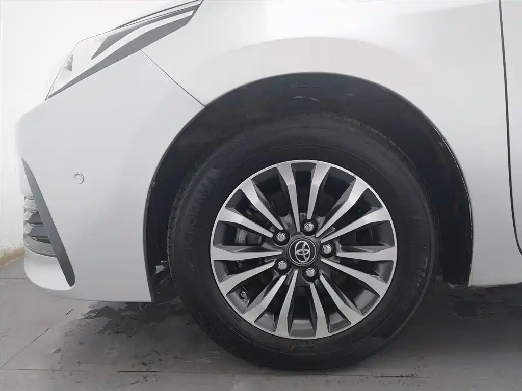 Toyota Corolla 2017 — фото 17