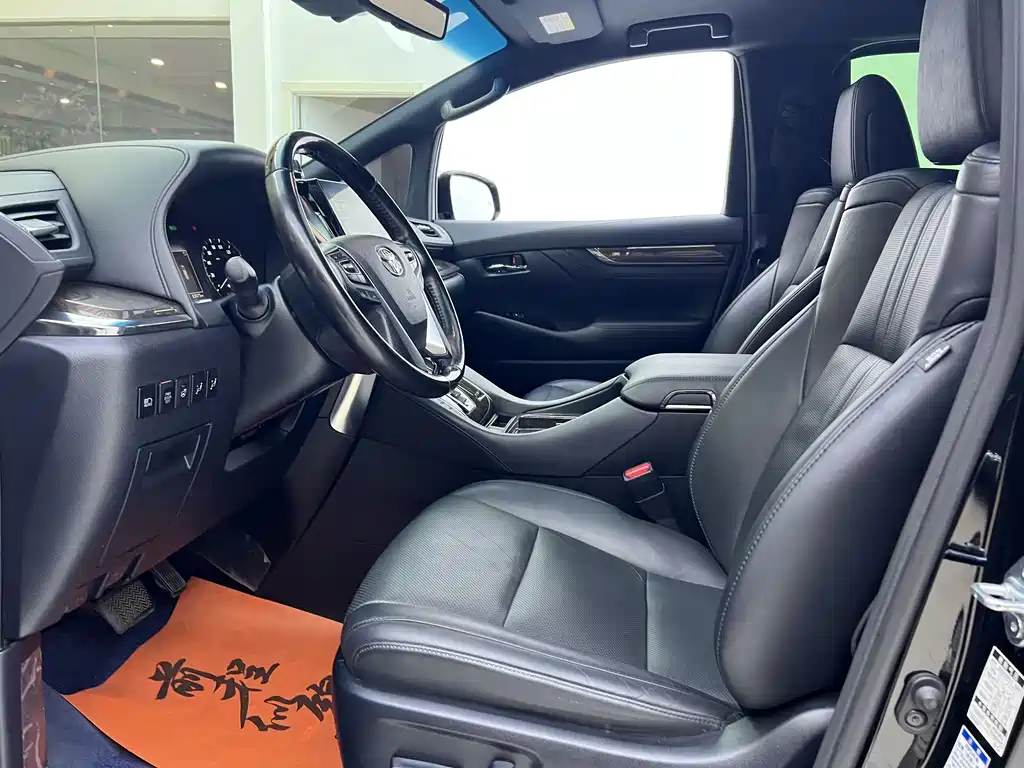 Toyota Alphard 2021 — фото 8