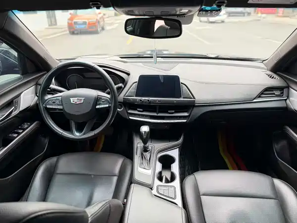 Cadillac CT4 2022