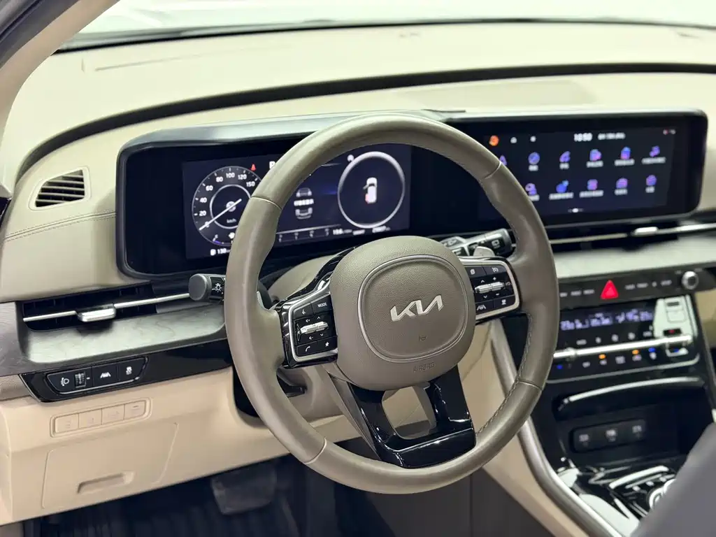 Kia Carnival 2021 — фото 9