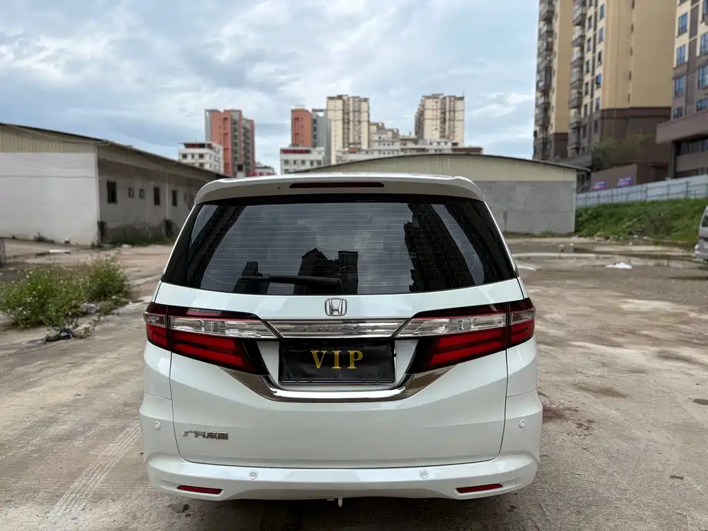 Honda Odyssey 2016 — фото 11