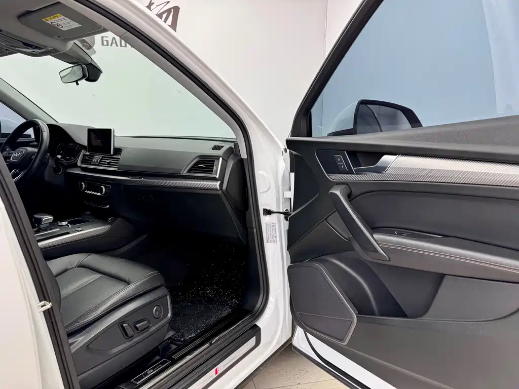 Audi Q5L 2019 — фото 13