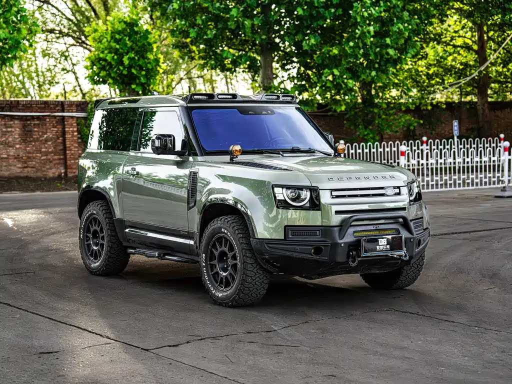 Land Rover Defender 2021 — фото 8