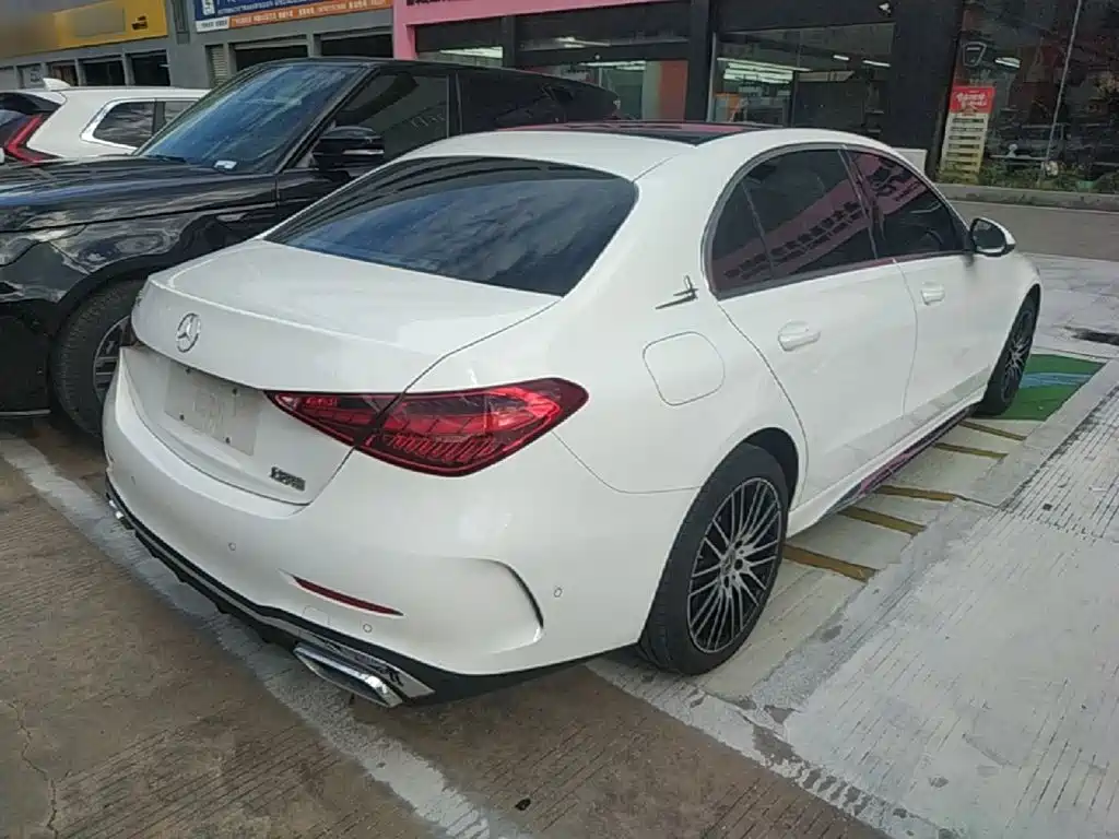 Mercedes-Benz C-Class 2024