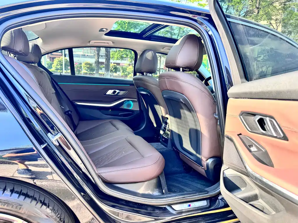 BMW 3 Series 2023 — фото 13