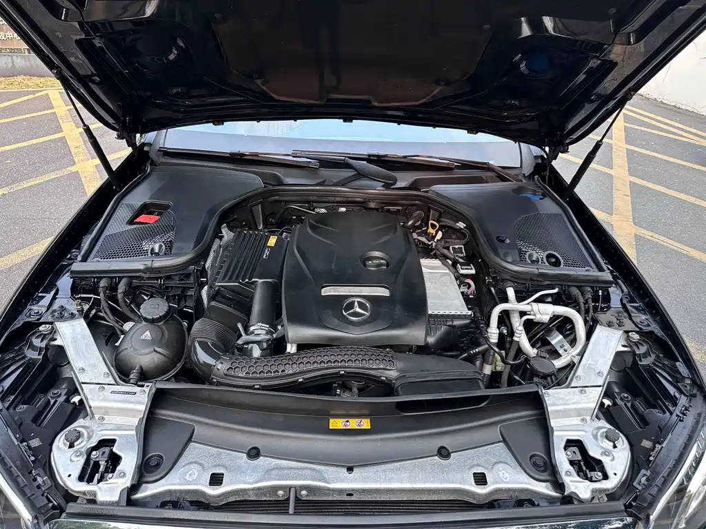 Mercedes-Benz E-Class 2017 — фото 15