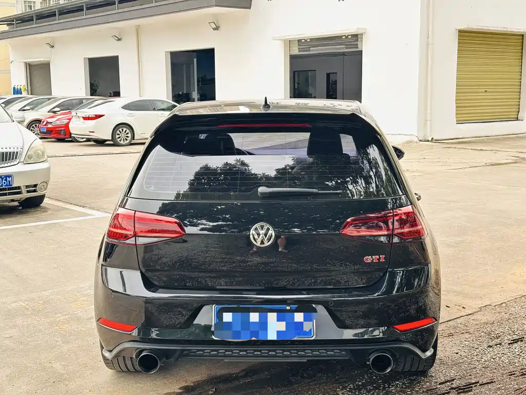 Volkswagen Golf GTI 2018 — фото 11