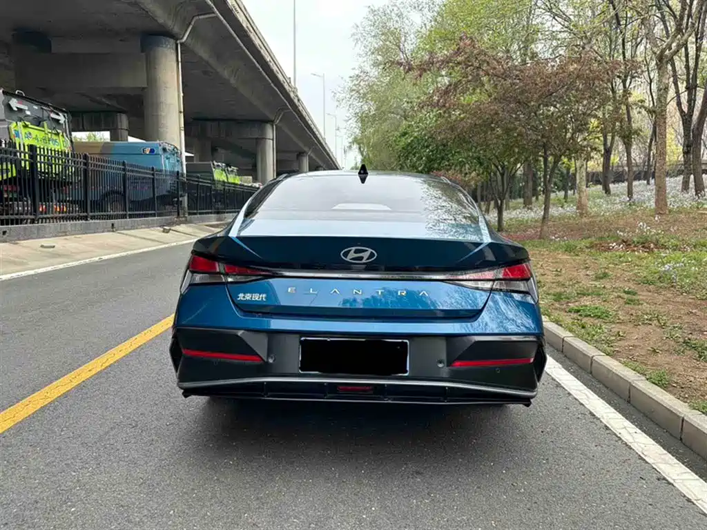 Hyundai Elantra 2024 — фото 11