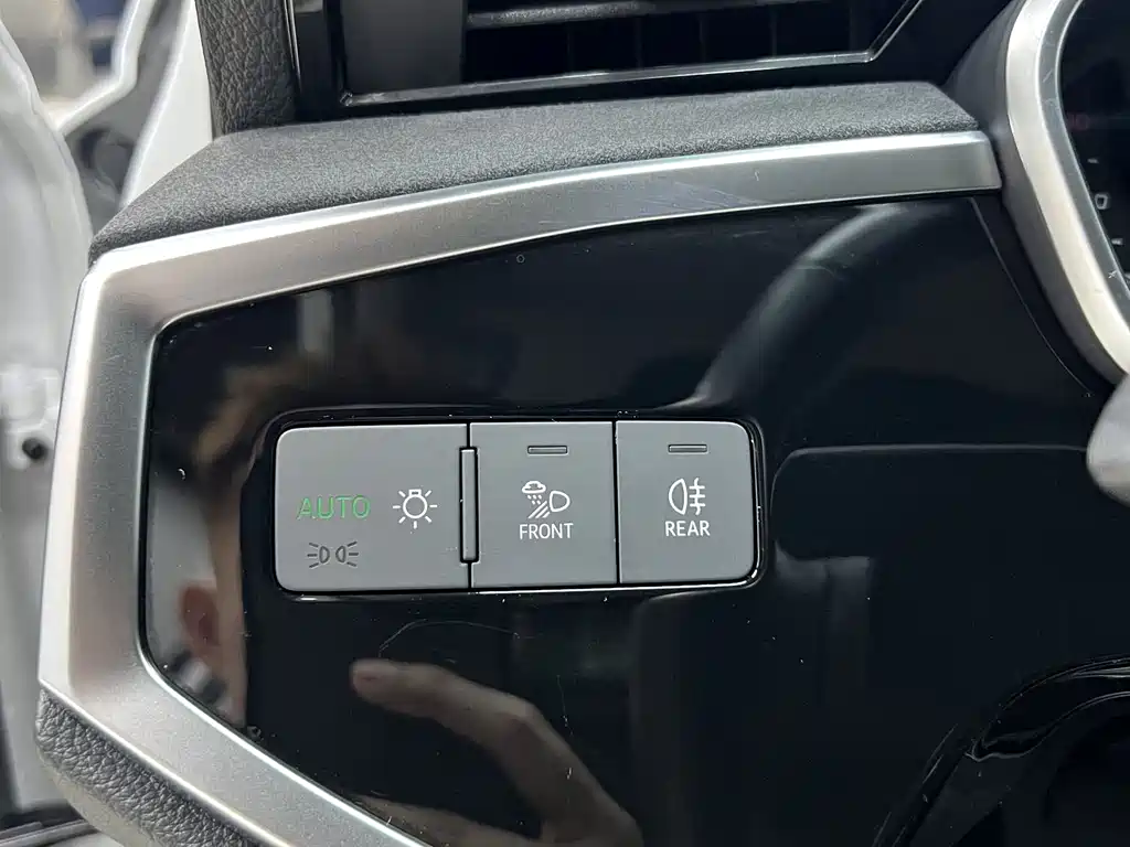 Audi Q3 2023 — фото 20