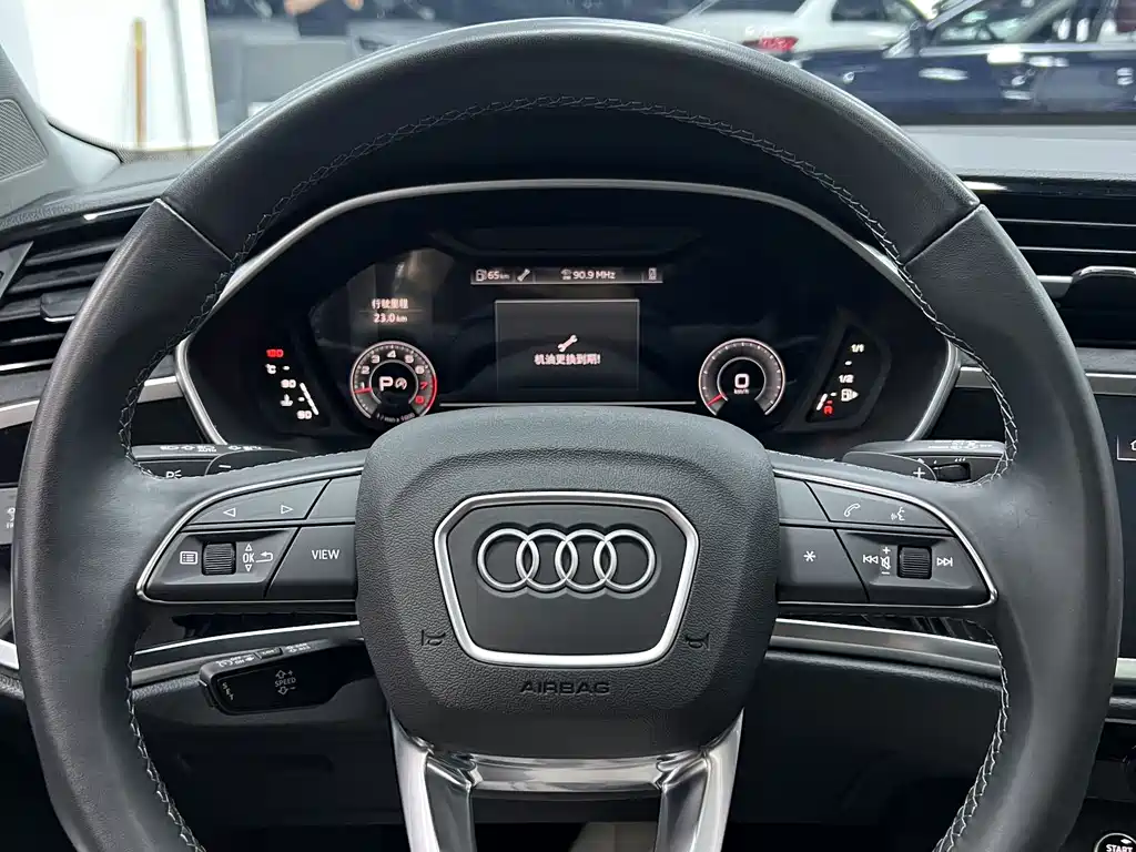 Audi Q3 2023 — фото 15