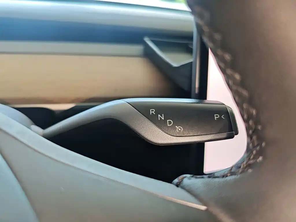 Tesla Model Y 2022 — фото 14