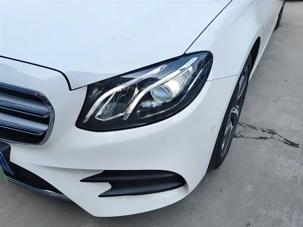 Mercedes-Benz E-Class 2019 — фото 24