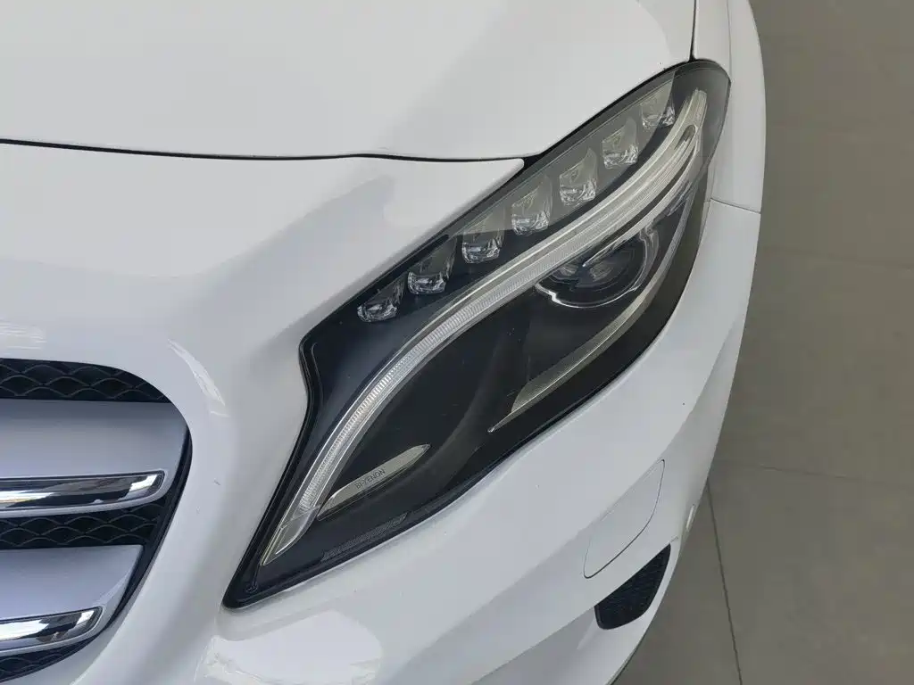 Mercedes-Benz GLA 2015