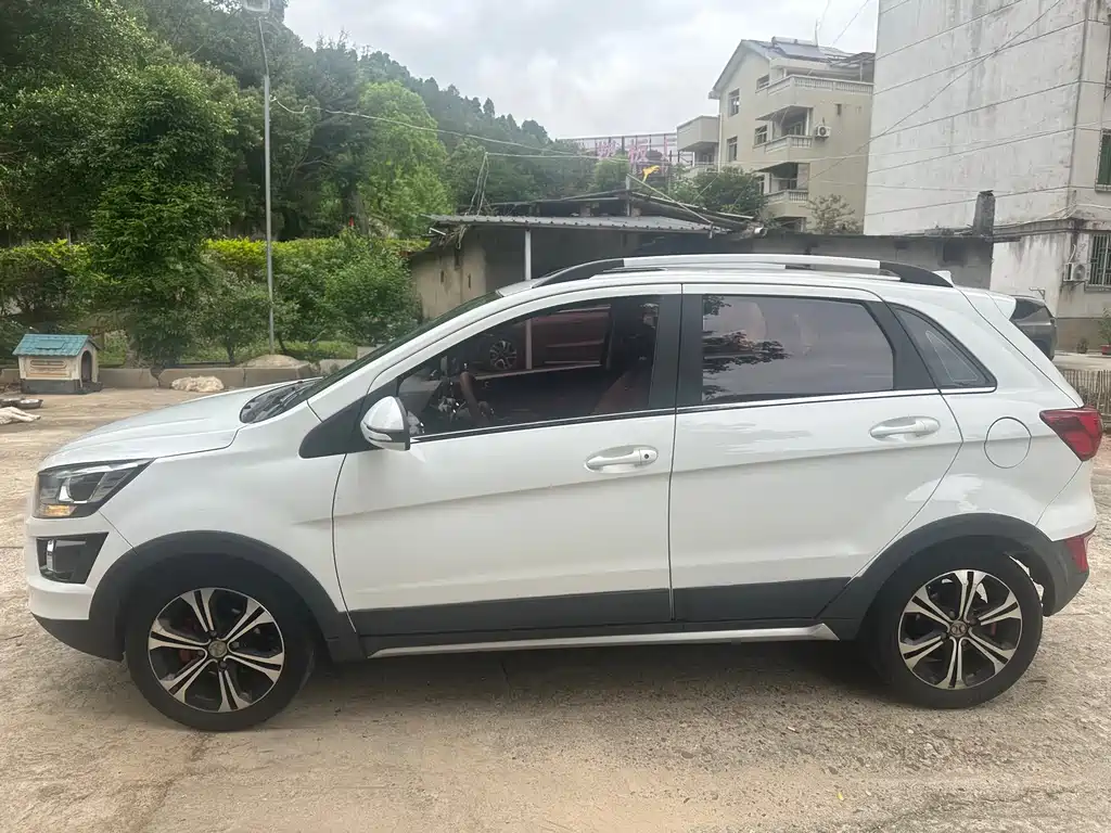 BAIC Senova X25 2019 — фото 3