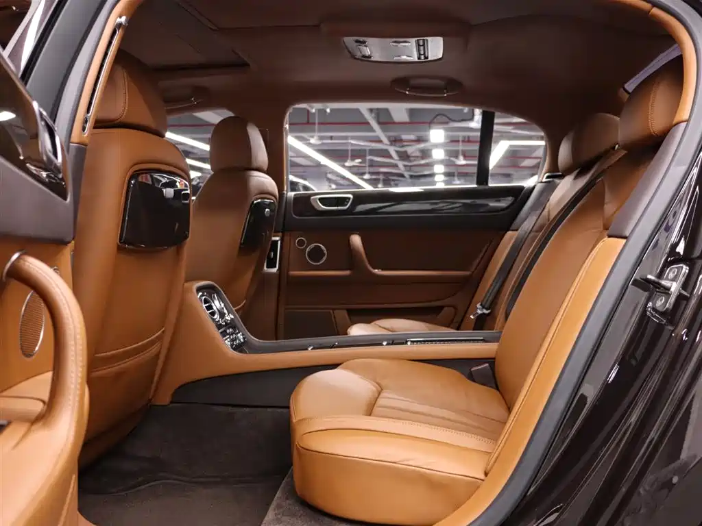 Bentley Flying Spur 2012 — фото 18