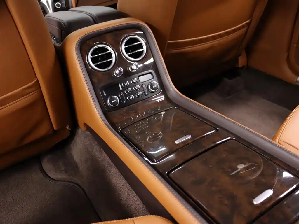 Bentley Flying Spur 2012 — фото 20